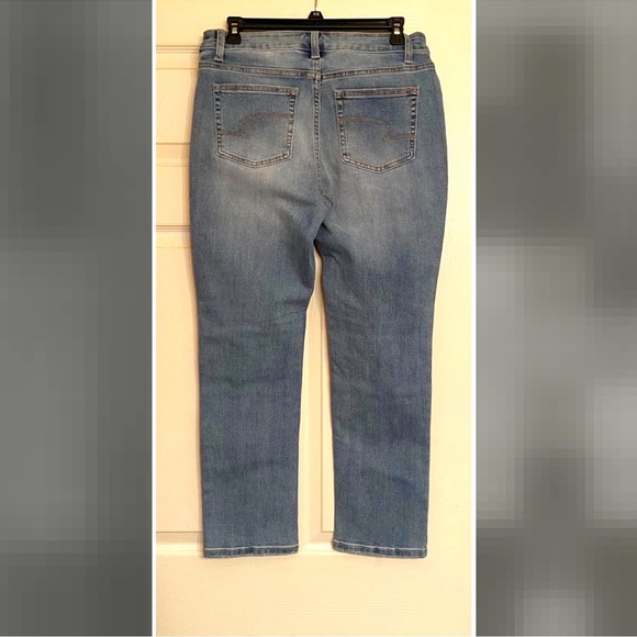 Time and Tru Petite Straight Leg - Picture 5 of 9